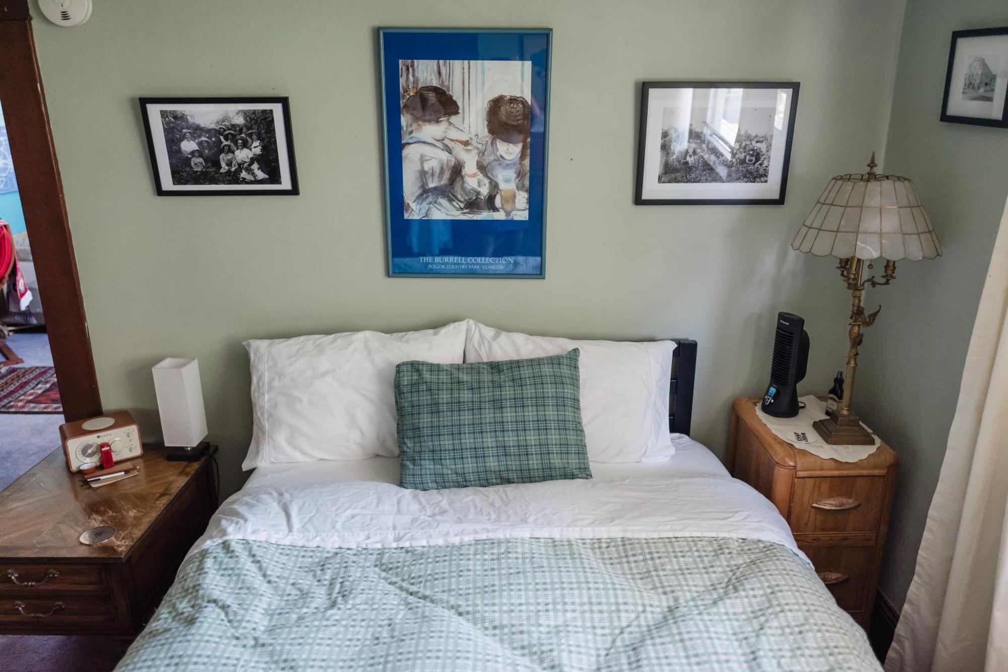 Southeast Portland Comfy & Eclectic Craftsman Home エクステリア 写真