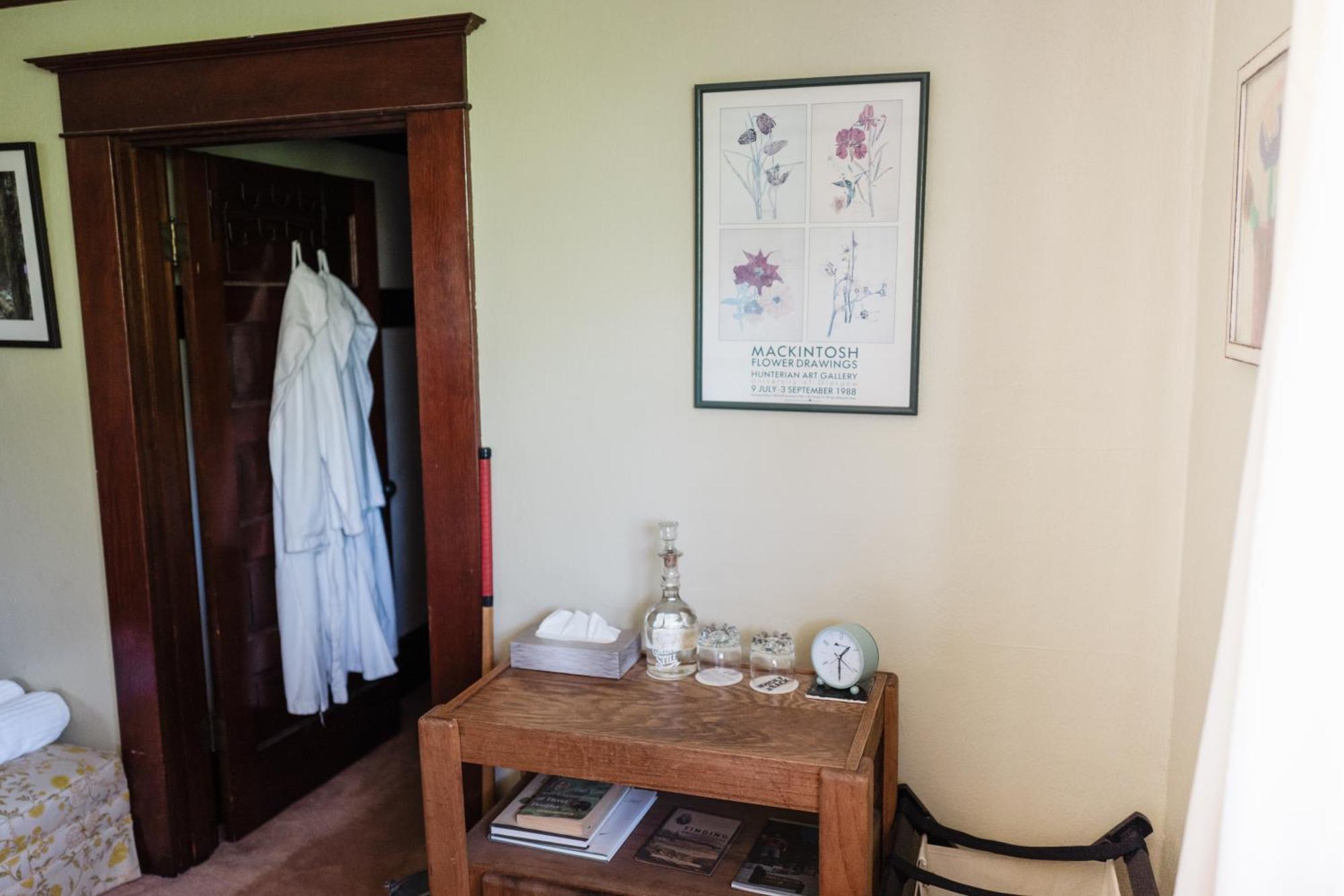 Southeast Portland Comfy & Eclectic Craftsman Home エクステリア 写真