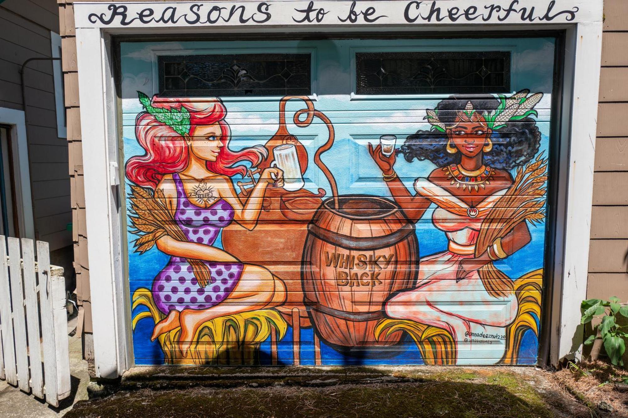 Southeast Portland Comfy & Eclectic Craftsman Home エクステリア 写真