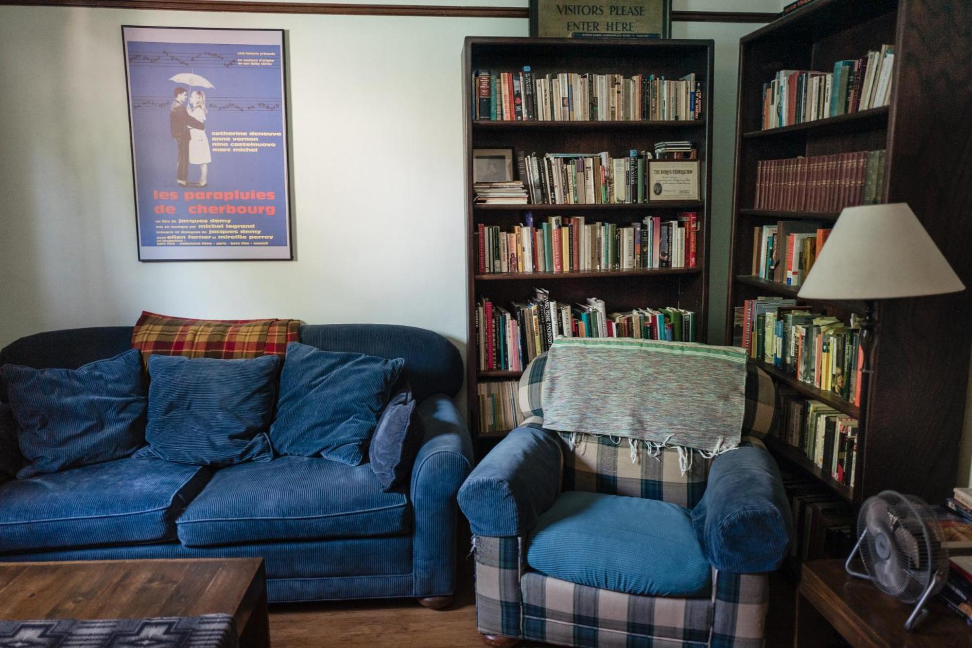 Southeast Portland Comfy & Eclectic Craftsman Home エクステリア 写真