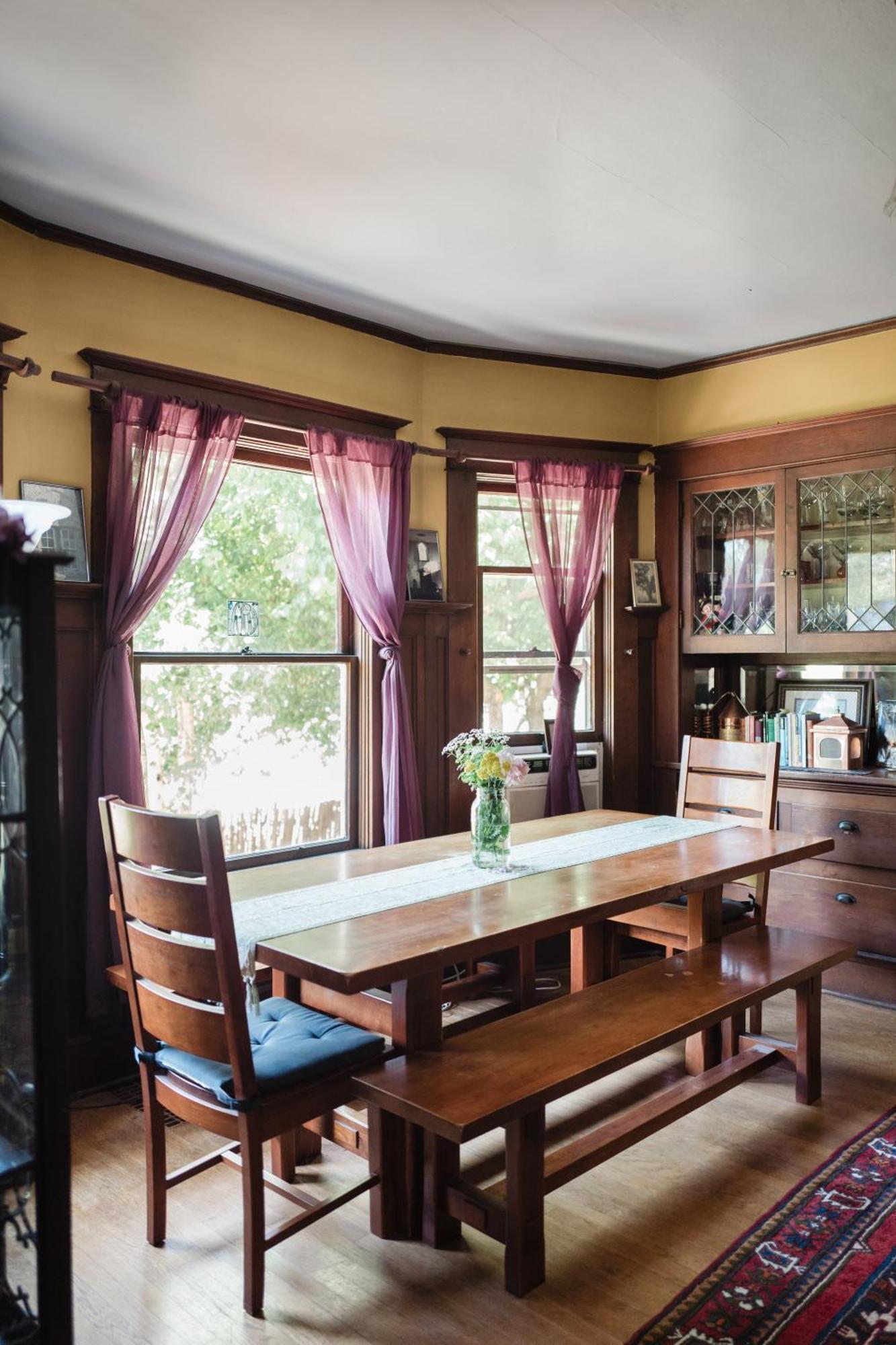 Southeast Portland Comfy & Eclectic Craftsman Home エクステリア 写真