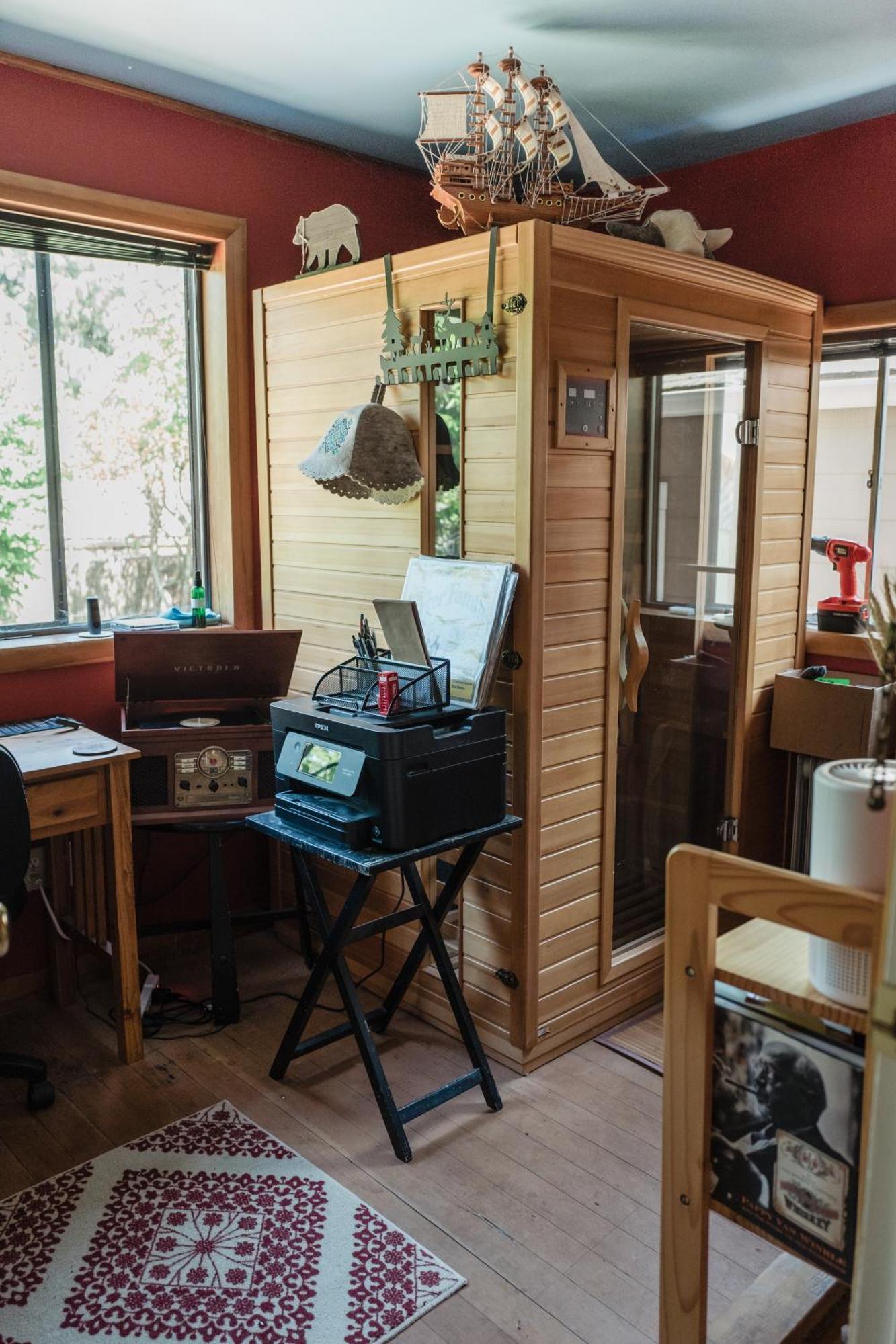 Southeast Portland Comfy & Eclectic Craftsman Home エクステリア 写真
